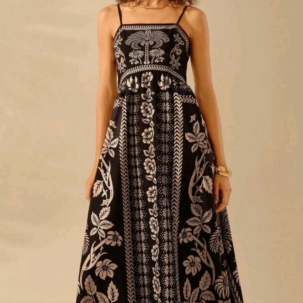 Elegant Black and White Floral Maxi Dress